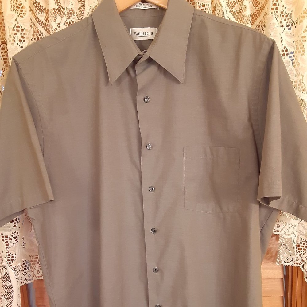 Mens Van Heusen Short Sleeve Shirt Size 161/2